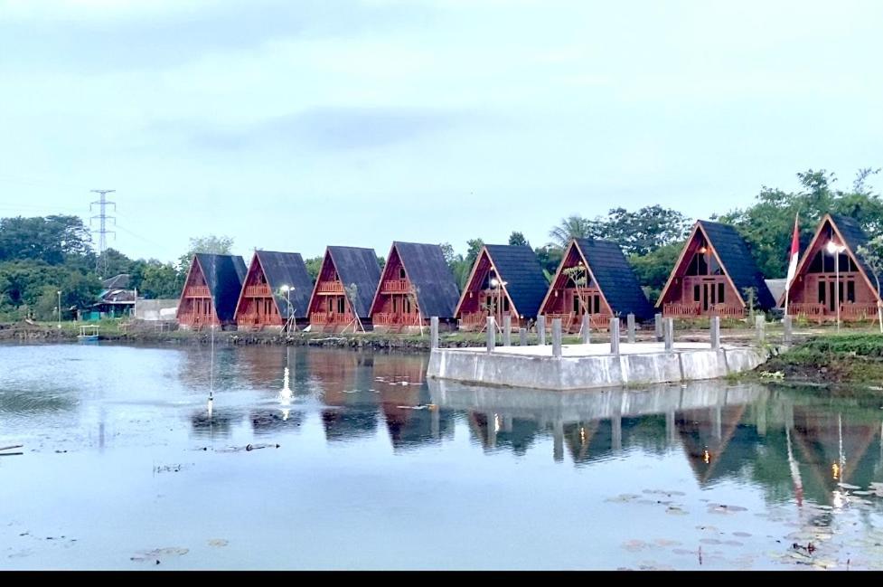 Resort & Resto Talaga Sundayana Субанг Экстерьер фото