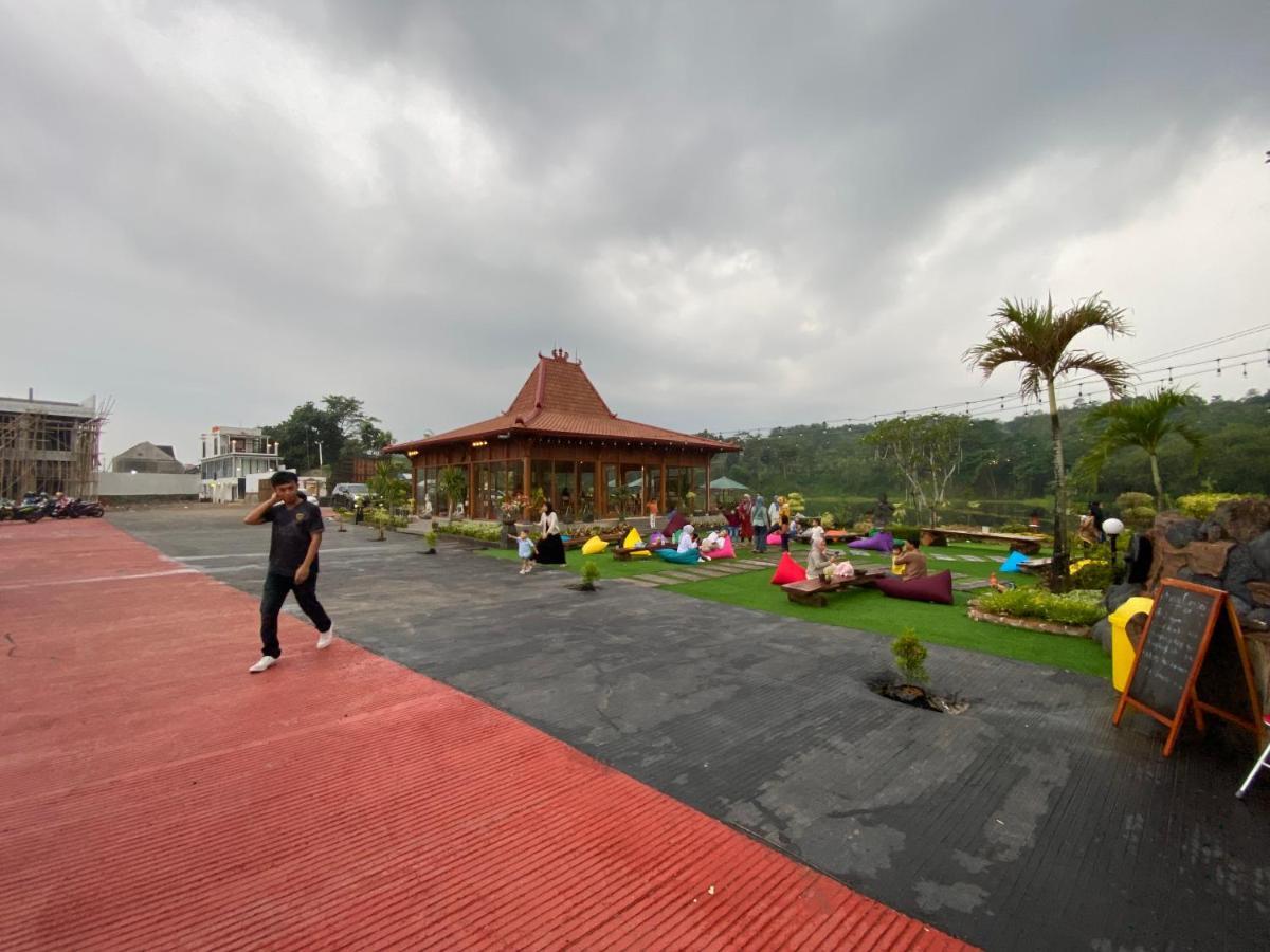 Resort & Resto Talaga Sundayana Субанг Экстерьер фото